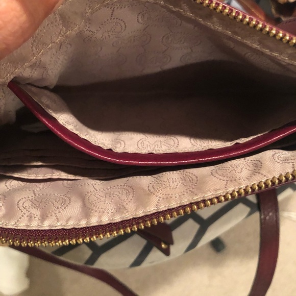 Michael Kors crossbody - Picture 2 of 2